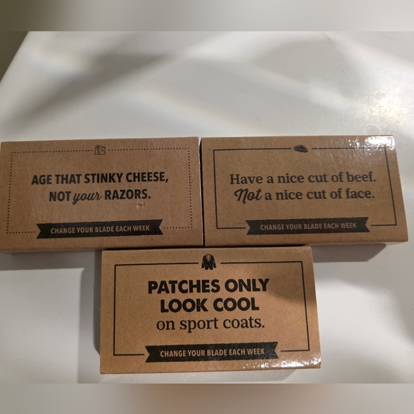 Brown Razor Blade Packaging - Picture 1 of 2